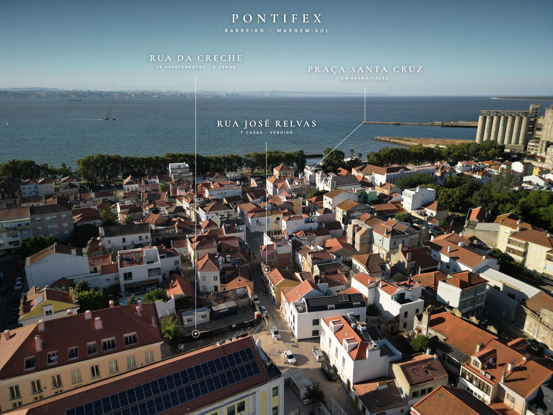 Fotografia aérea do Barreiro com três projetos Pontifex assinalados e Lisboa do outro lado do Tejo